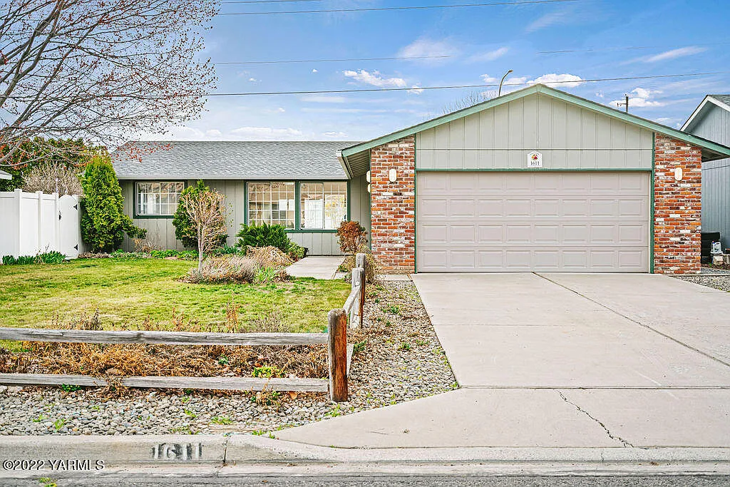 1611 Valley West Ave photo 1