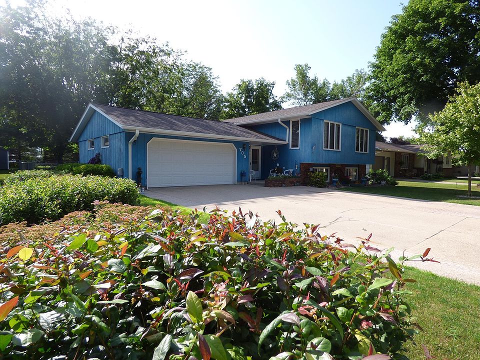 1st image of 705 8th St N