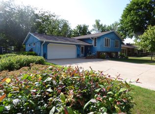 705 8th St N, Mountain Lake, MN 56159