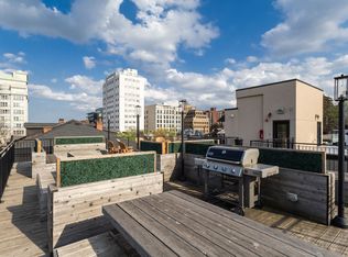 27 Bold St #105, Hamilton, ON L8P 1T3