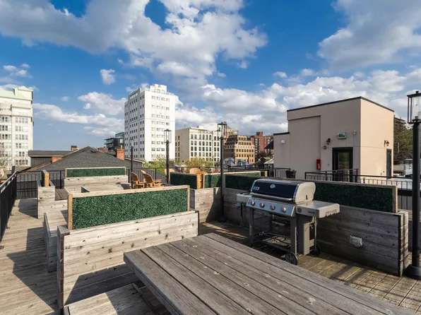 27 Bold St, Hamilton, ON