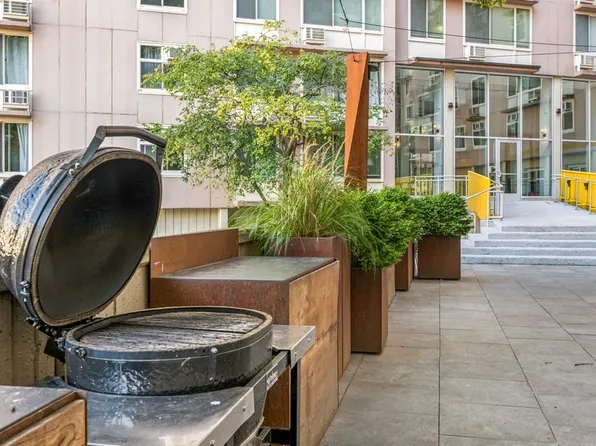 555 Main Street image 10 of 17