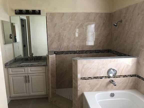 5th image of 30551 Wrencrest Dr