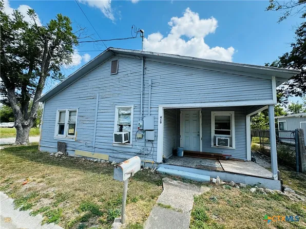 419 Braden St, Seguin, TX 78155