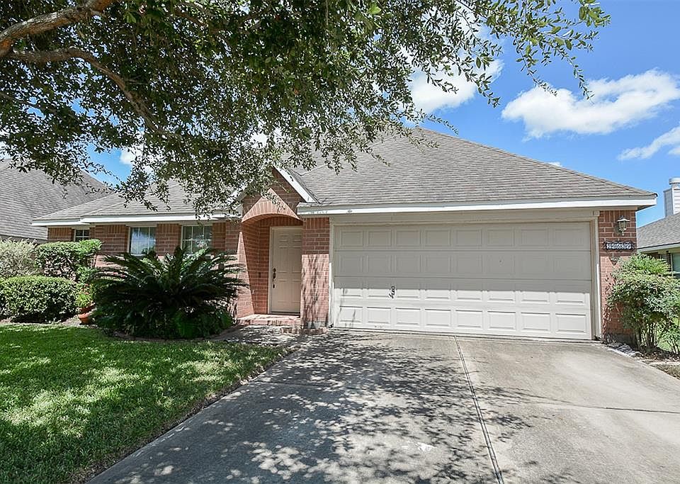 1st image of 24639 Cobble Canyon Ln