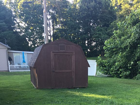 4th image of 113 Robinson Ave