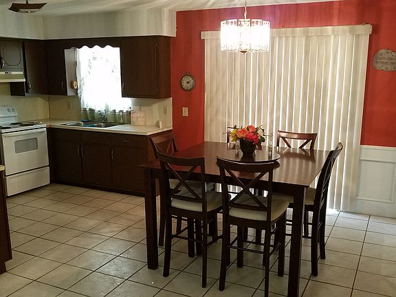 4th image of 615 Delia Dr
