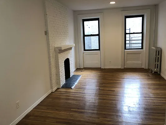 Rented by GreenVill Real Estate LLC | media 7