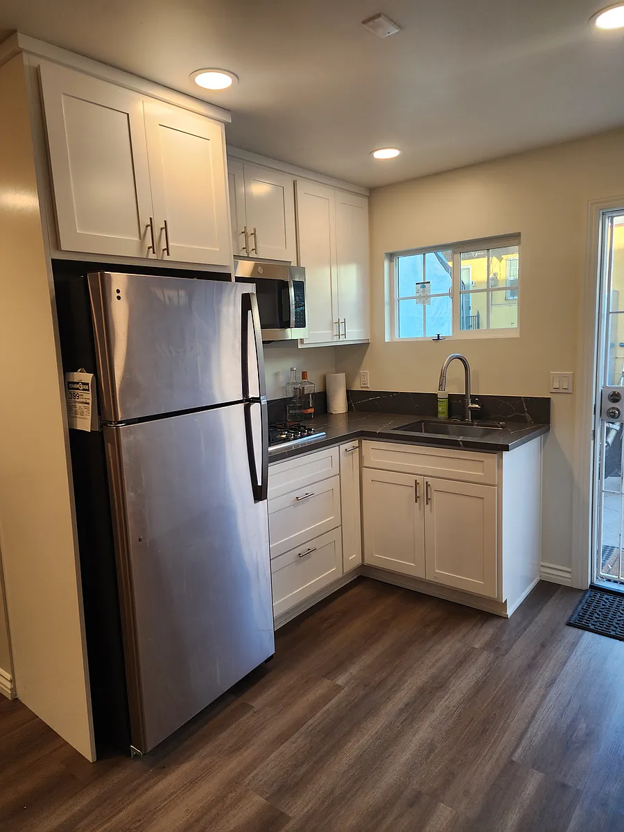 Building Photo - 4235 Halldale Ave #1/2