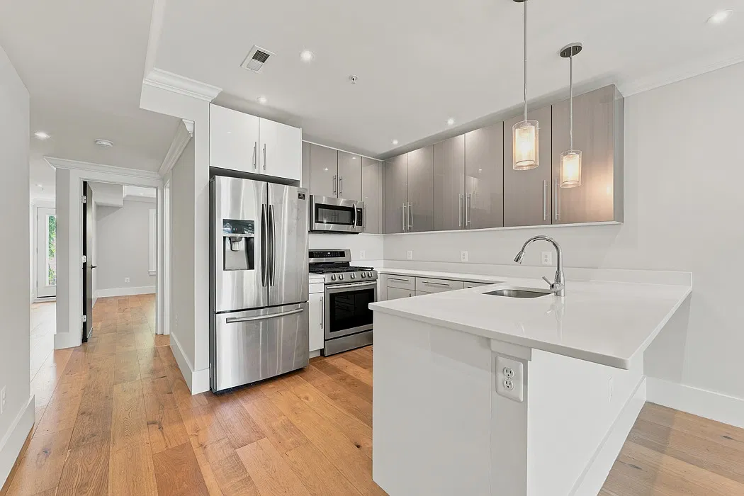 3 bed, 1695 sqft, $4,397 — Photo 1