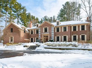 2 Saint Andrews Dr, Farmington, CT 06032