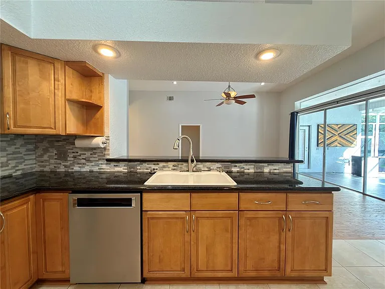 10341 Cypress Isle Ct — Photo 17