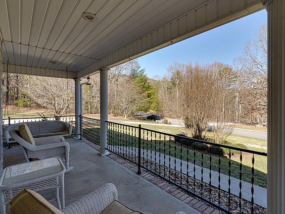 4th image of 575 Big Cedar Dr