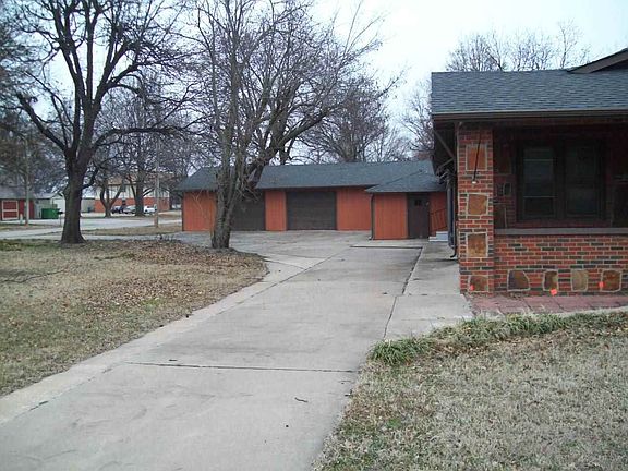 3rd image of 1100 E North Ave