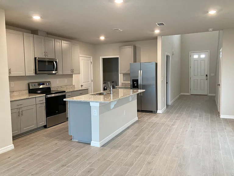 3182 Fresno Pl — Photo 6