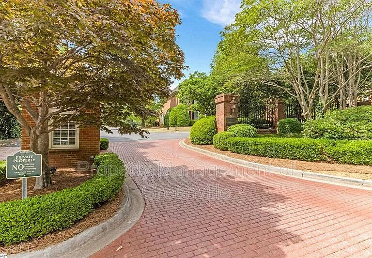 110 Kilkenney Ct — Photo 30