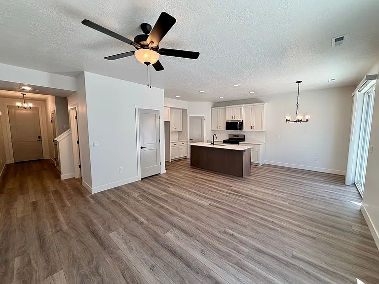 2717 W 2775 N #143 — Photo 3