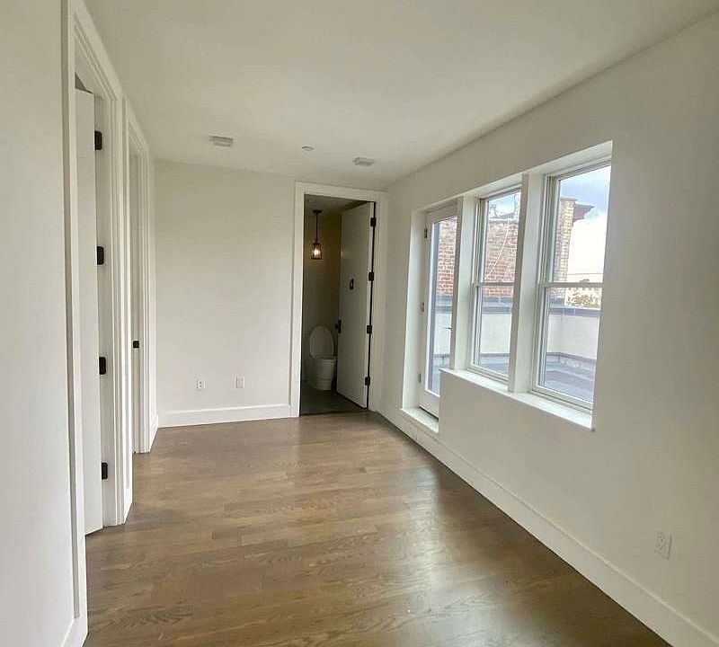 1st image of 808 Saint Johns Pl #5C