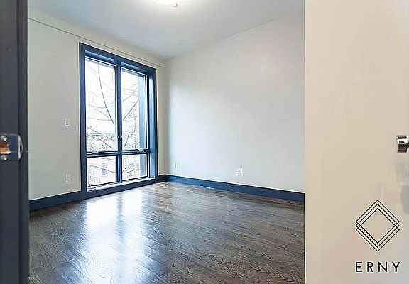 3rd image of 920 Pacific St #2C