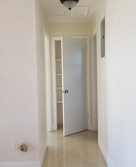 1110 Westminster St W — Photo 5