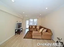 1 bed, 1.0 bath, 900 sqft, $3,000 — Photo 2