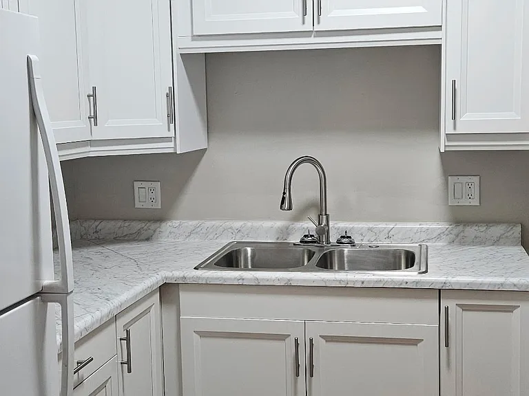 228 Williams Ave — Photo 3