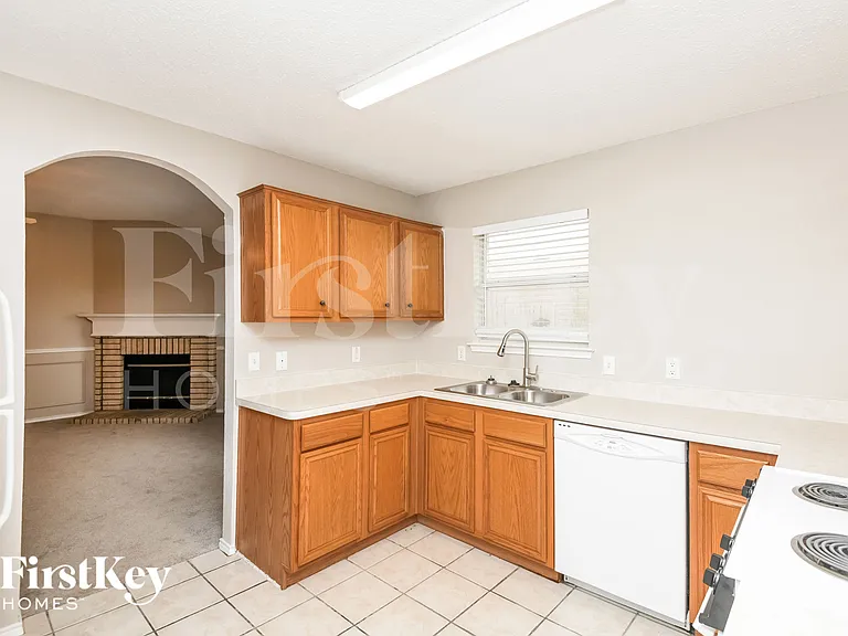 2529 Rivers Edge Dr — Photo 9