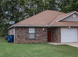 45 Holly Dr #B, Bentonville, AR 72712