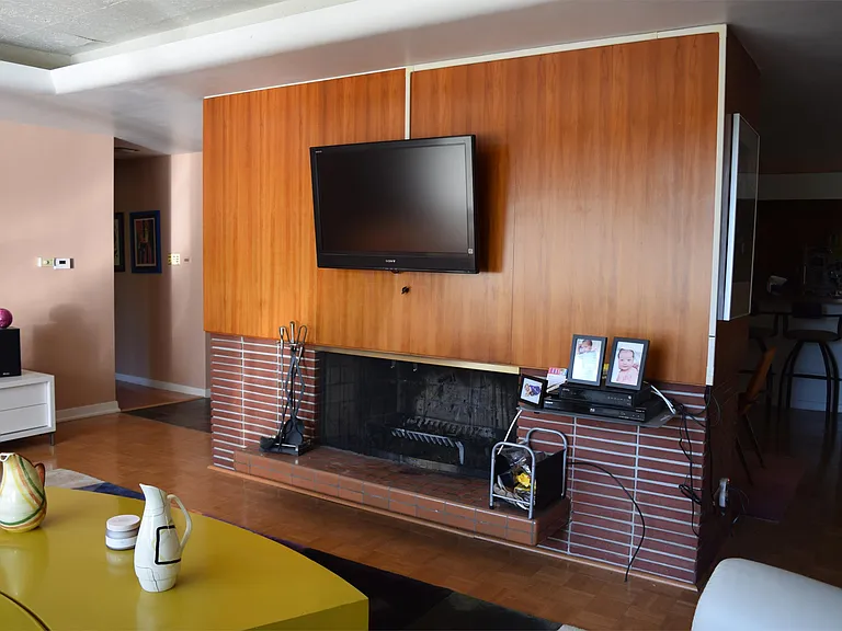 301 Homan Ave — Photo 11