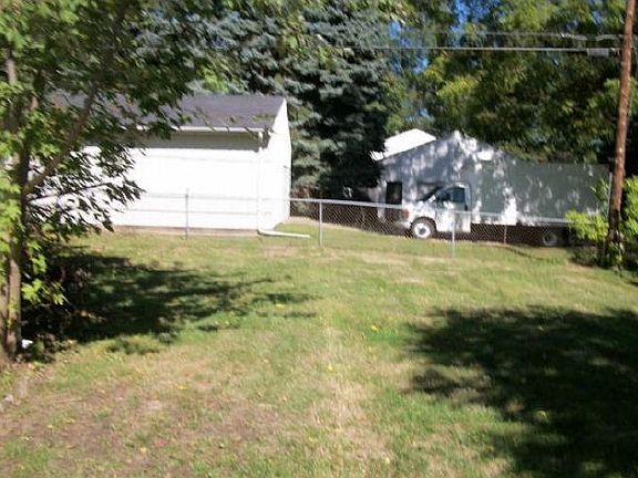 5th image of 41718 Emerson Ct