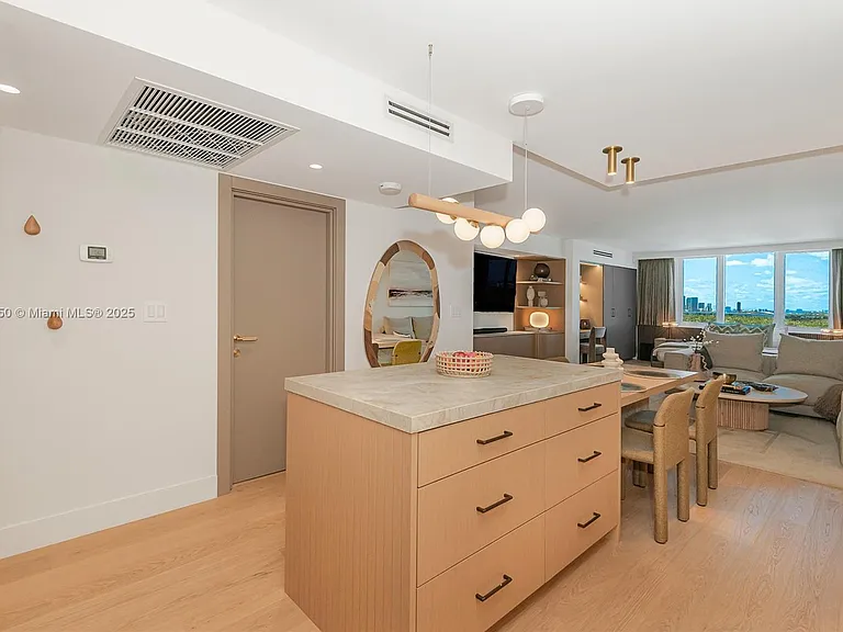 2301 Collins Ave #1527 — Photo 25