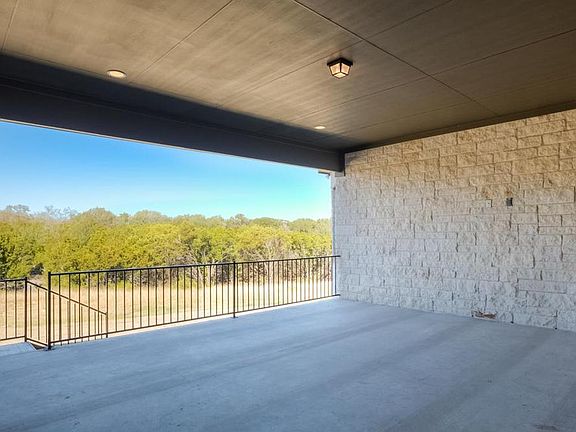 3rd image of 3309 Vista Heights Dr