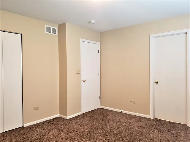 3818 Hennepin Dr — Photo 7