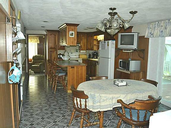 4th image of 18 Stella Dr