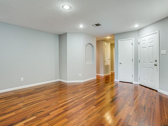 4th image of 10367 Oakwood Crst