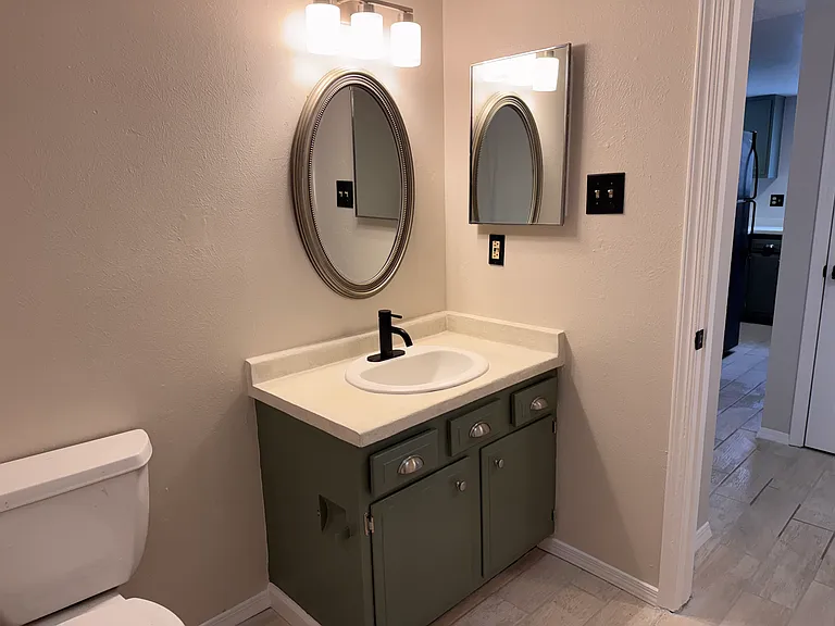 1013 Dickerson Dr SE #B — Photo 9