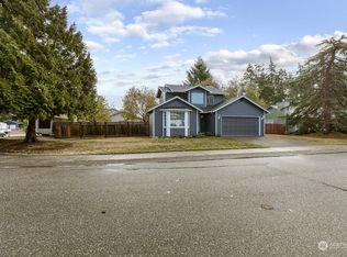 42 NW Roeder Dr, Oak Harbor, WA 98277