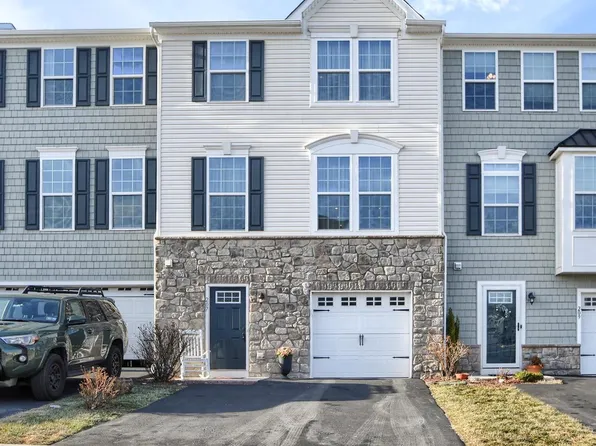 207 Laurel Ln, Perkasie, PA 18944