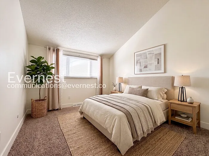 3 bed, 2.0 bath, 1928 sqft, $2,950 — Photo 3