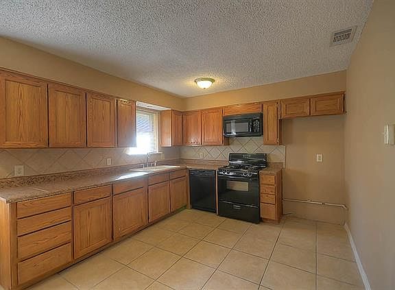 3rd image of 3200 Kathy Ln