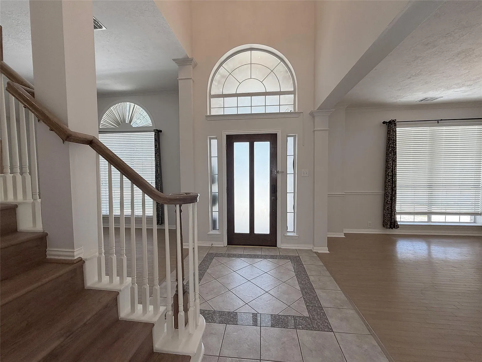 4 bed, 2.5 bath, 2598 sqft, $2,580 — Photo 4