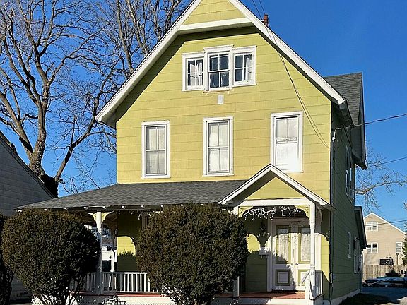 3rd image of 11 Pearce Avenue