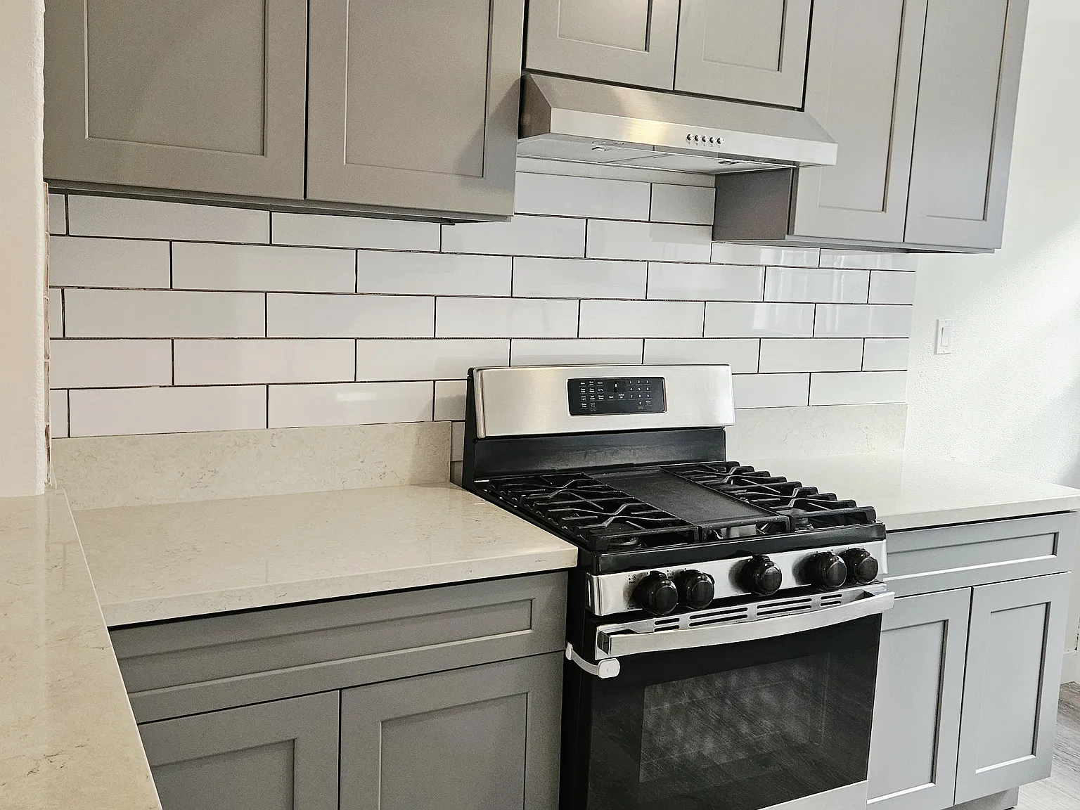 2 bed, 1100 sqft, $3,300 — Photo 1