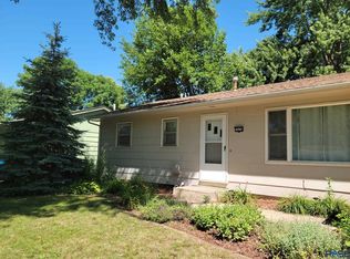 3828 E 7th St, Sioux Falls, SD 57103