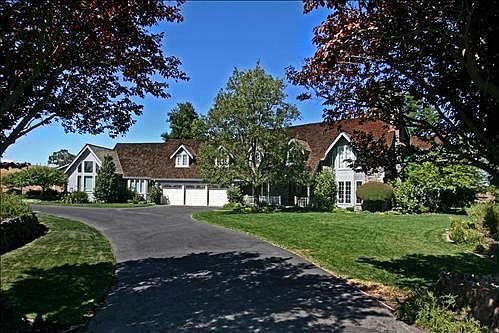 1st image of 12 Country Oak Ln