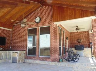 16435 La Madera Rio, Helotes, TX 78023