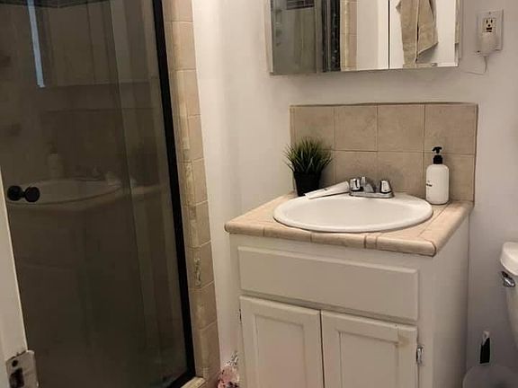 3rd image of 1012 Carol Dr