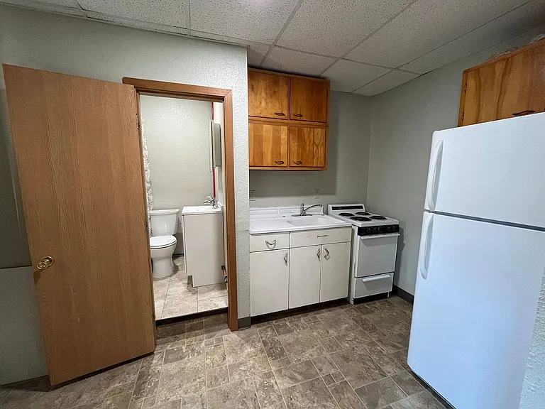 7 N Broadway St — Photo 3