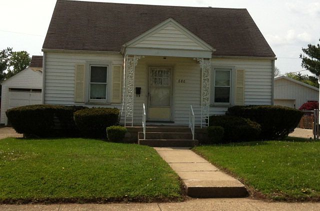 1st image of 686 Buckeye St