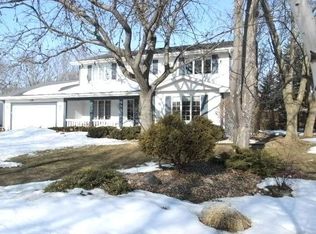 1236 N Hawthorne Dr, Appleton, WI 54915